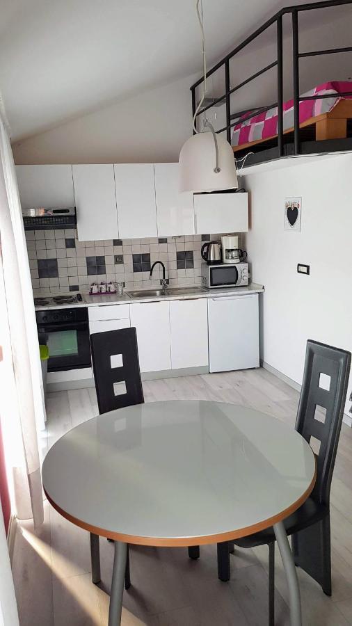 Sia House Apartment Pula Exterior photo