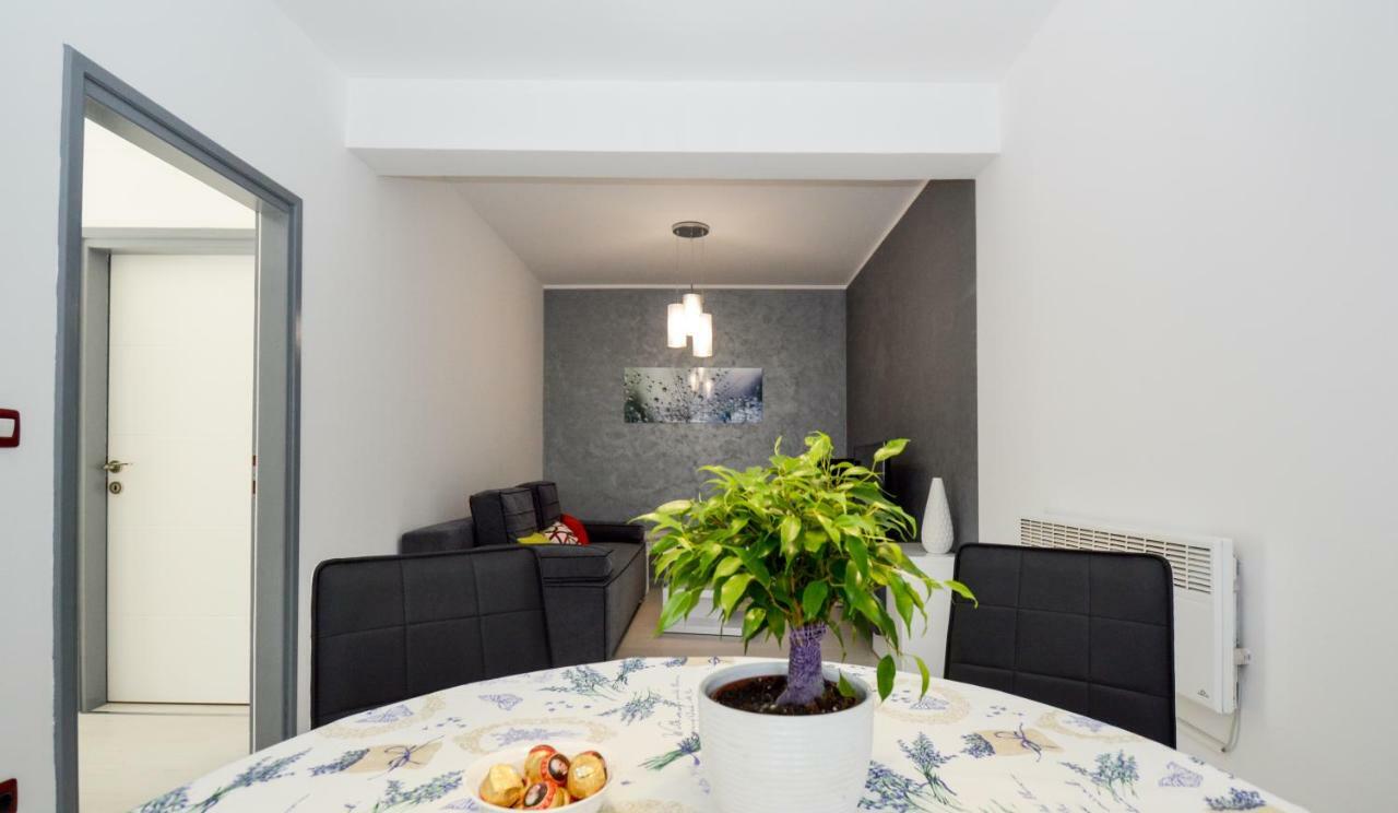 Sia House Apartment Pula Exterior photo
