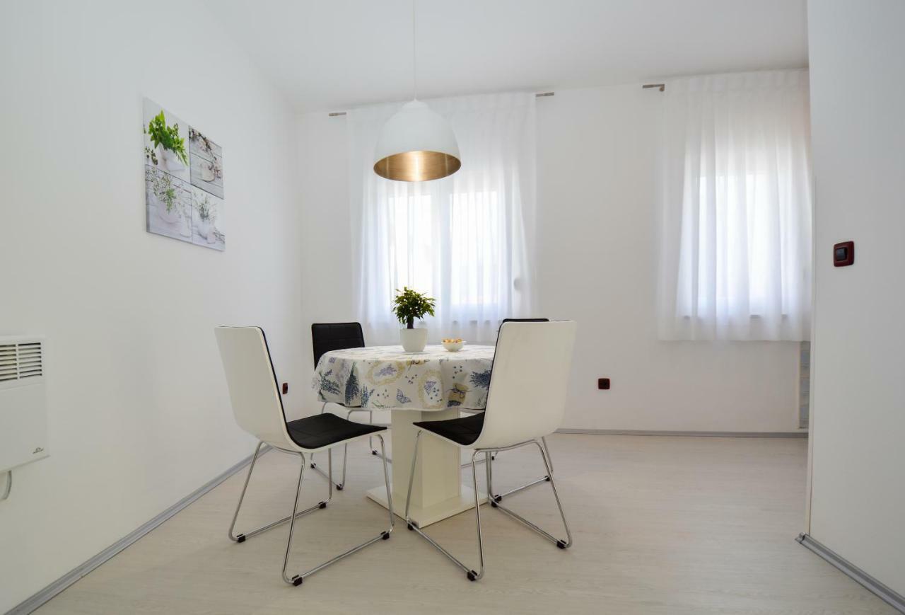 Sia House Apartment Pula Exterior photo